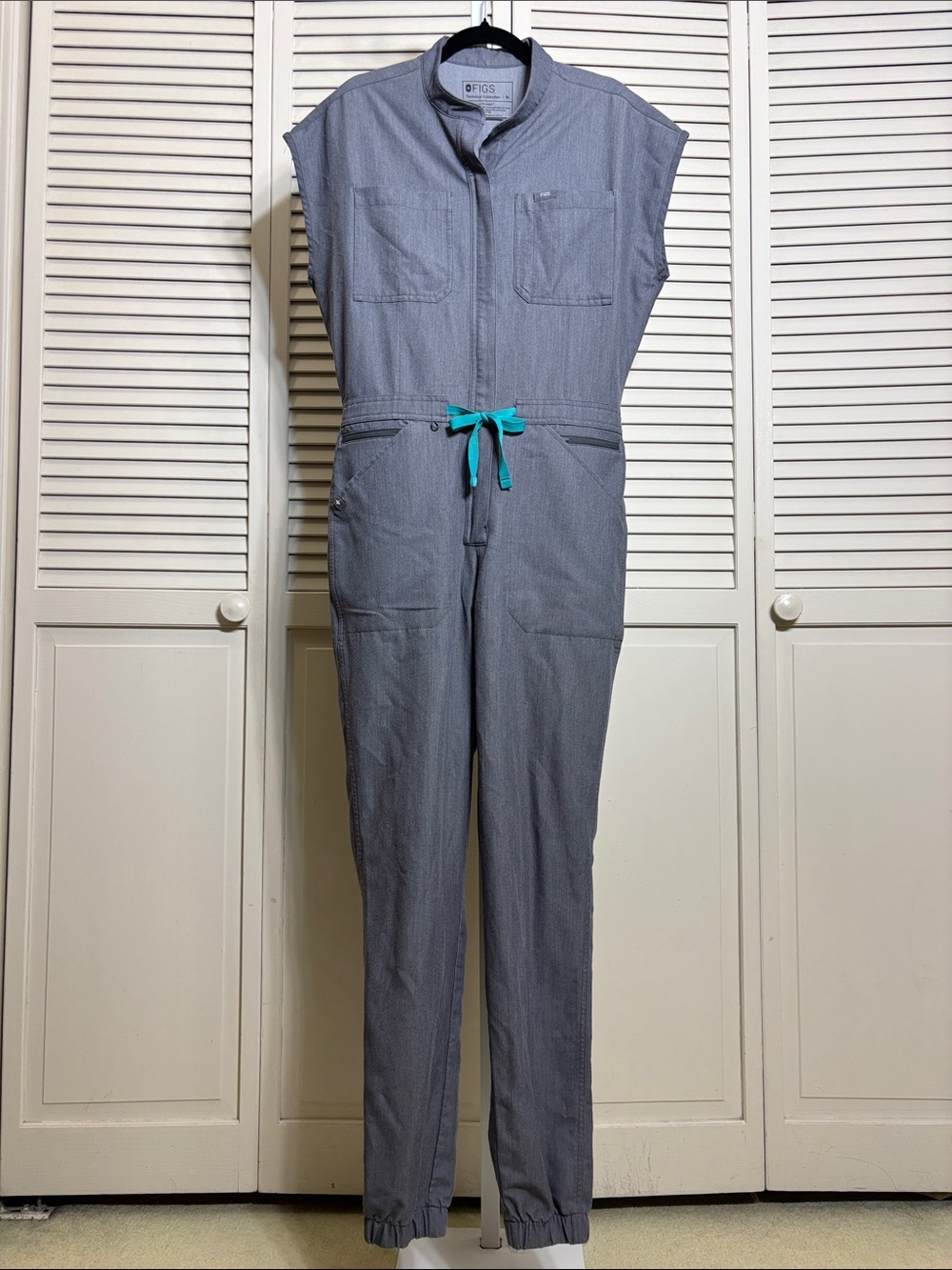 FIGS Women's One-Piece Jogger Bodysuit in Gray with Drawstring Small